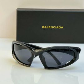 Picture of Balenciga Sunglasses _SKUfw55480634fw
